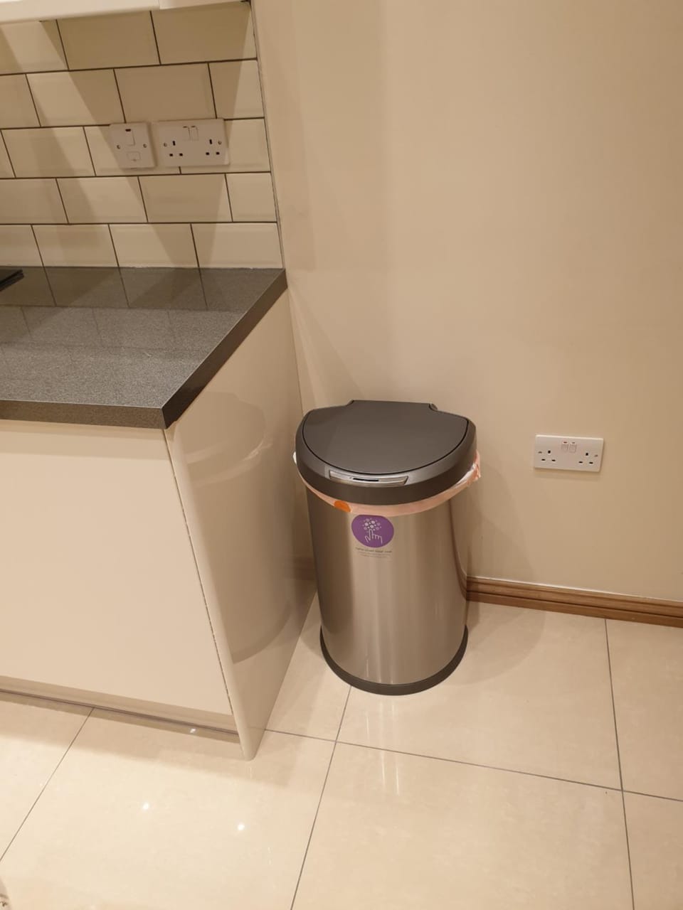 London Luxury 1 bed flat 4 mins to Ilford Stn - kitchen, garden, parking, WiFi Apartment in Ilford