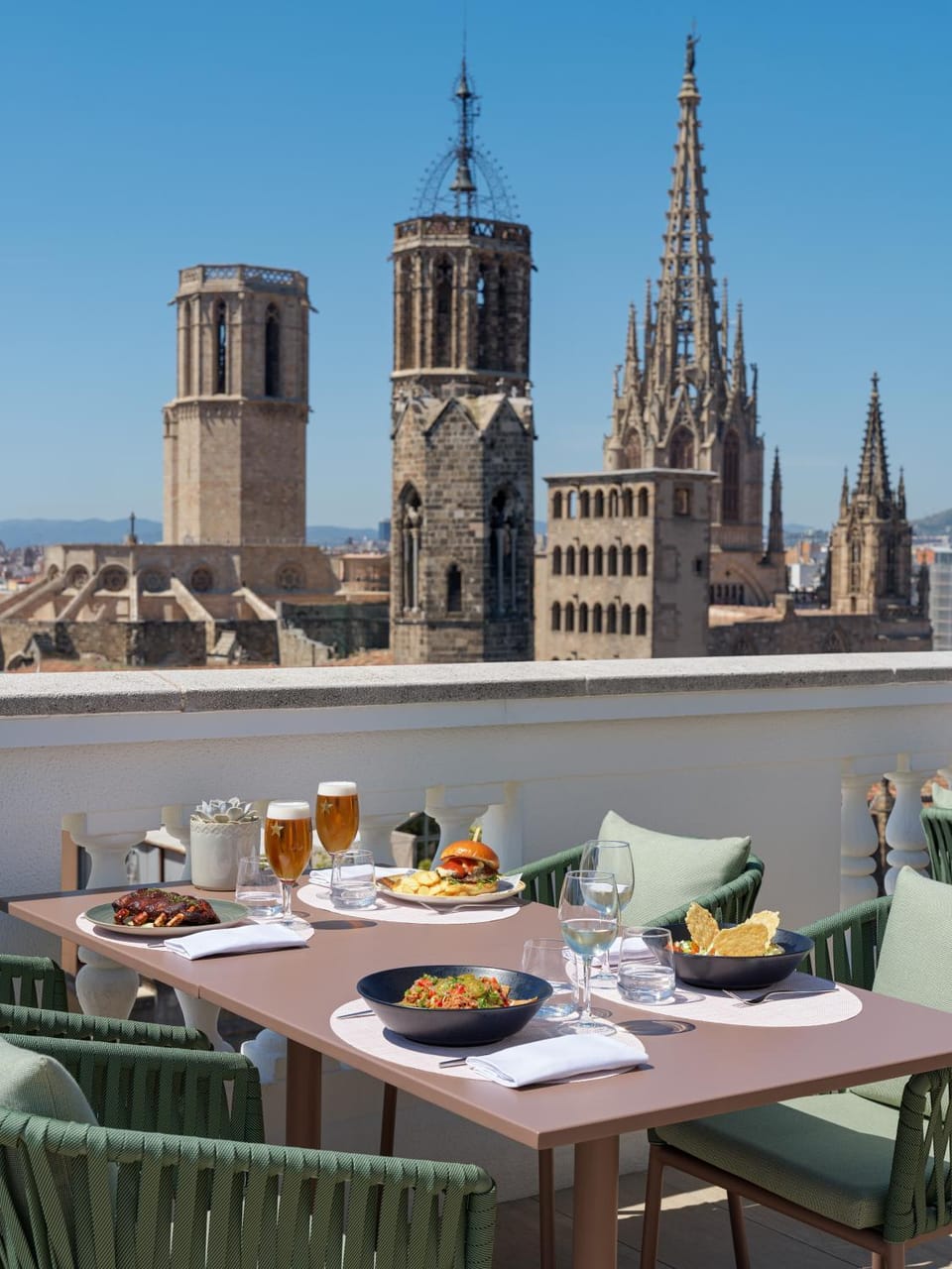 Balcony/Terrace, Food and drinks