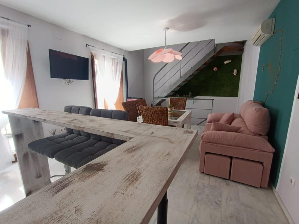 Lounge or bar, Seating area