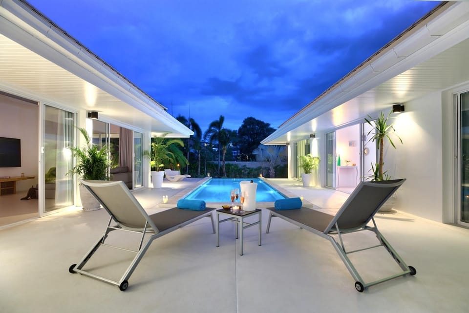 Balcony/Terrace, Pool view, Swimming pool