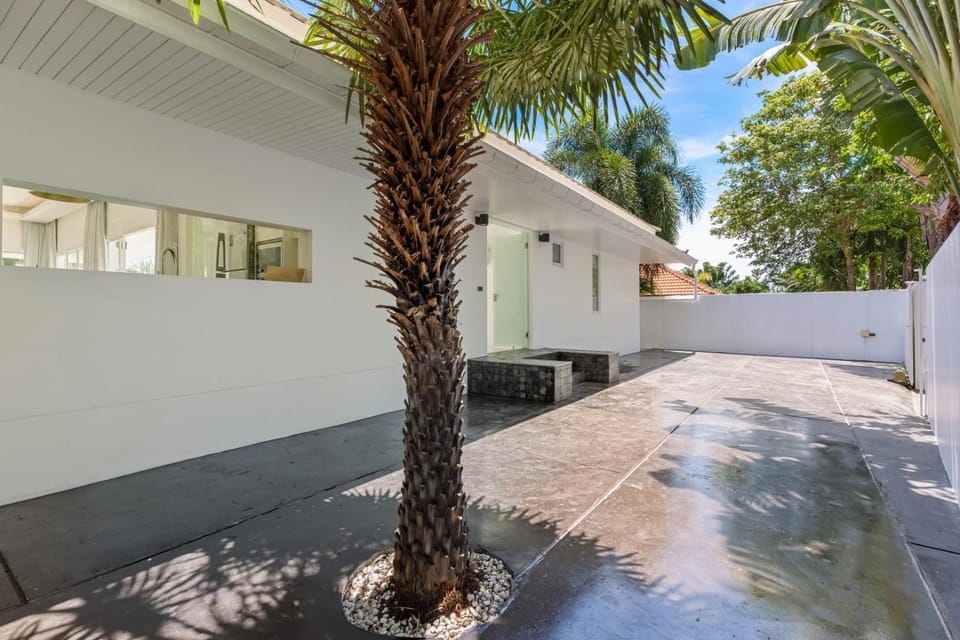 Property building, Day