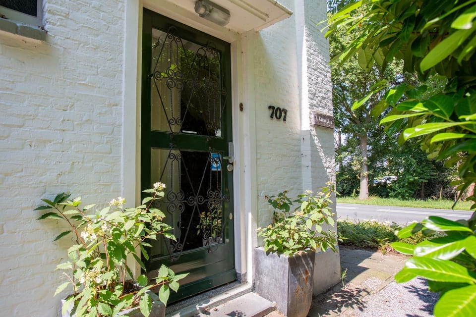 Property building, Facade/entrance