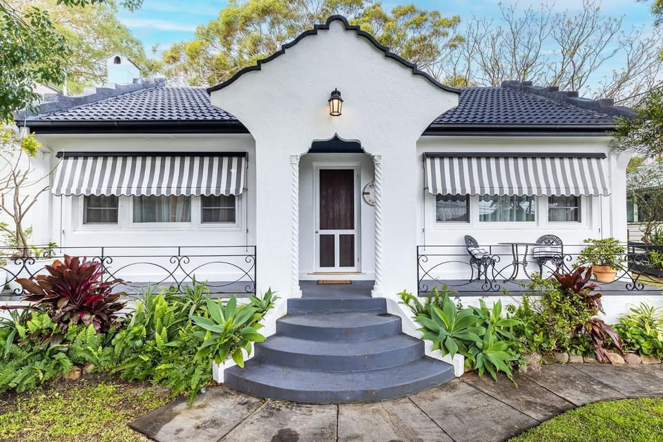 Property building, Facade/entrance