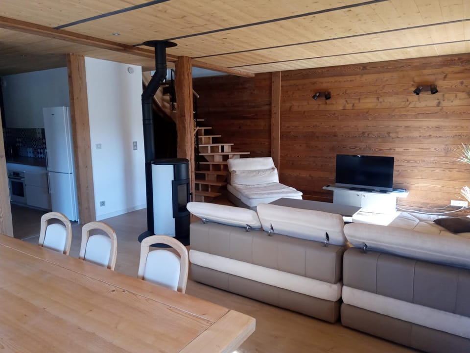 grand et bel appartement au cœur du haut-Doubs Apartment in Neuchâtel, Switzerland