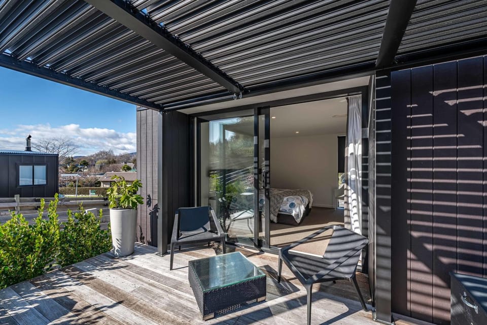 Noir South Retreat House in Wanaka