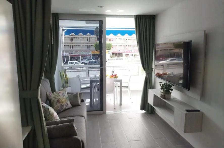 Playa del Inglés 5 min walk from Yumbo! 204 Apartment in Maspalomas