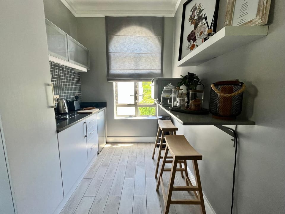 Esme Road - WE HAVE NO LOADSHEDDING! Apartment in Cape Town