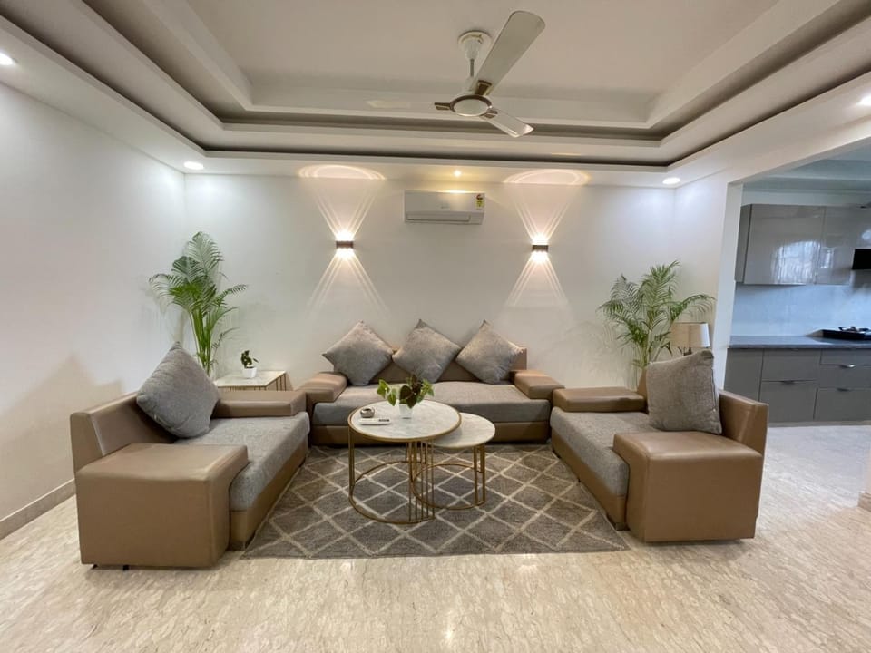 Living room, Seating area, fireplace, air conditioner