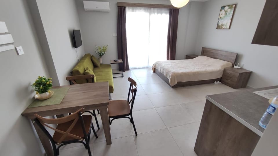 Bed, Seating area, Bedroom