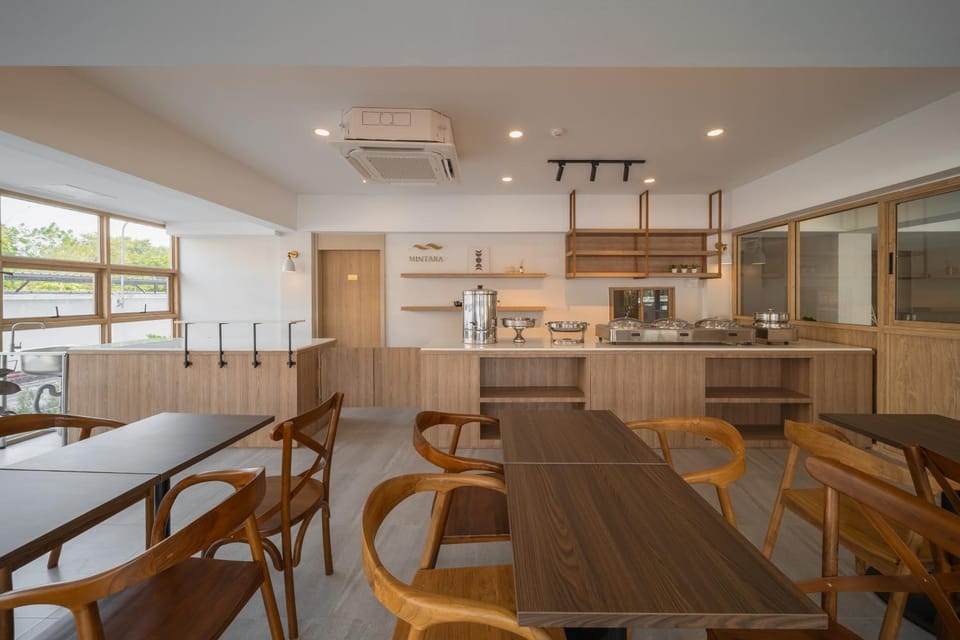 Seating area, Dining area