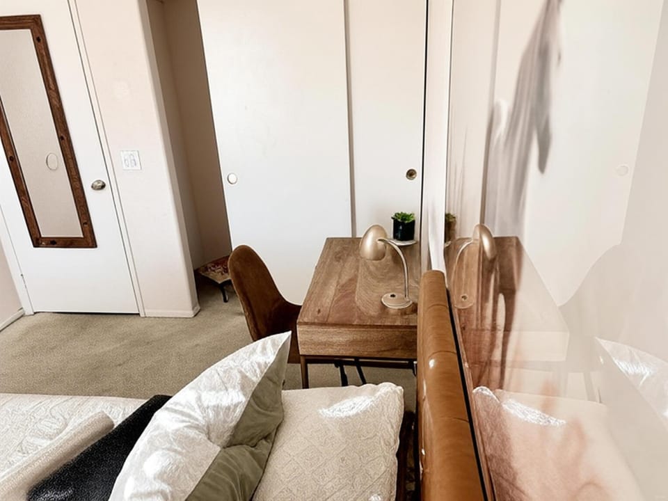 Bed, Photo of the whole room, Bedroom