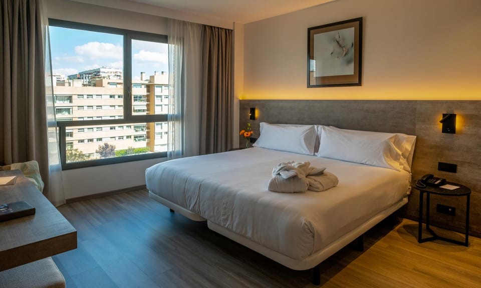 Bed, View (from property/room), Photo of the whole room, Bedroom