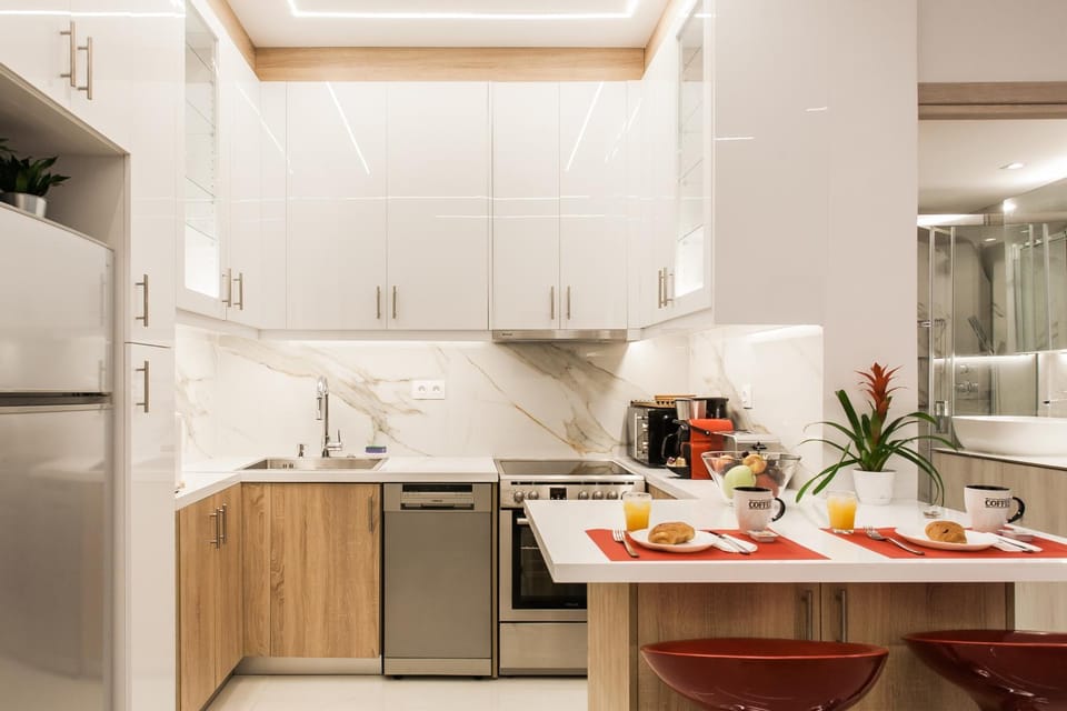 Coffee/tea facilities, Kitchen or kitchenette, Food and drinks, dishwasher, minibar, oven, pet friendly, stove, toaster