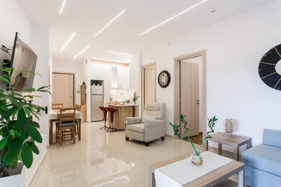 Kitchen or kitchenette, Living room, Seating area, Dining area, fireplace