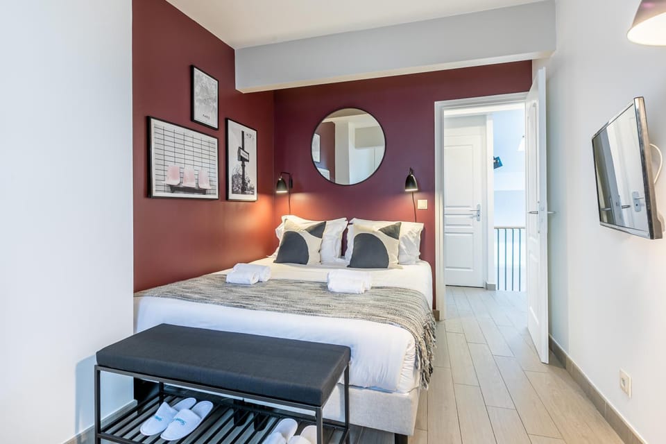 Bed, Bedroom