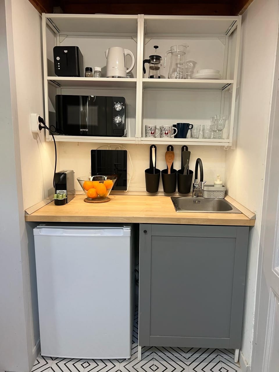 Kitchen or kitchenette