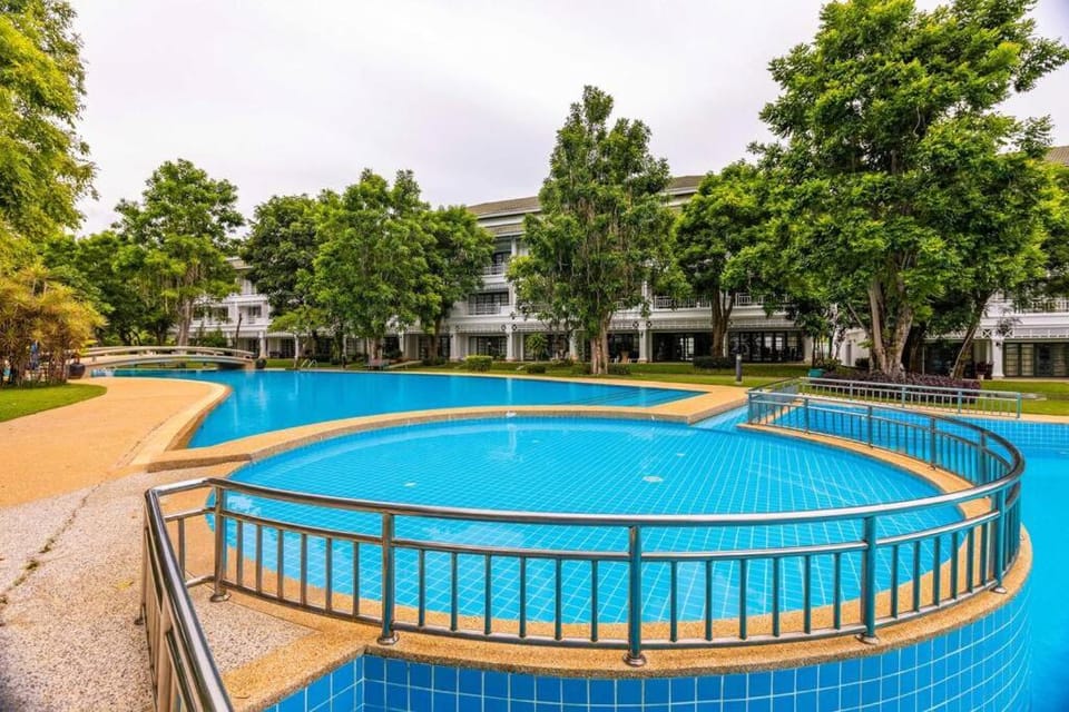 4 Bedroom Townhouse in Great Location! (BSS) House in Nong Kae