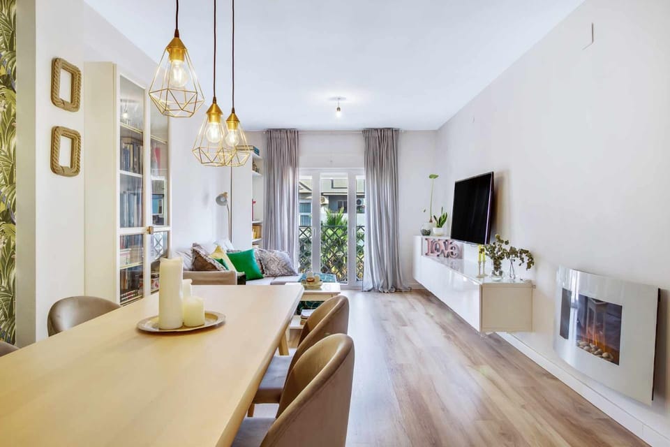 TV and multimedia, Living room, Dining area