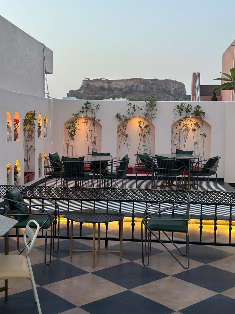 View (from property/room), Balcony/Terrace, Lounge or bar, Landmark view