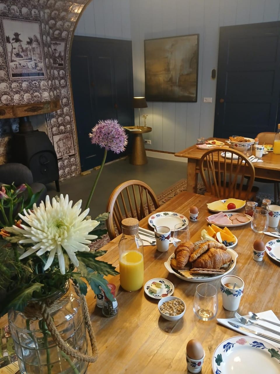Dining area, Food, Continental breakfast