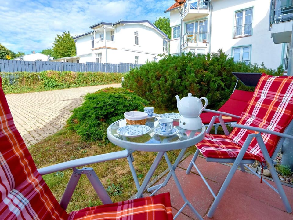 View (from property/room), Balcony/Terrace, sunbed