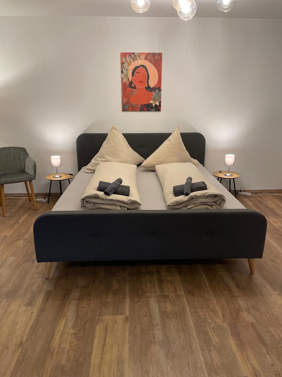 Bed, Living room
