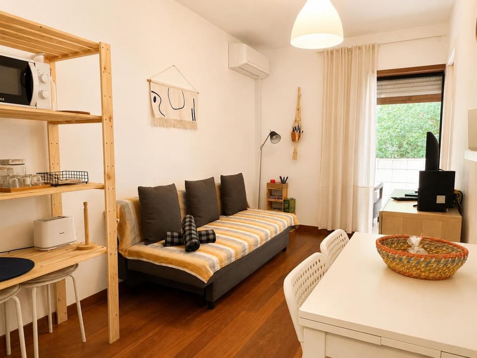 TV and multimedia, Living room, air conditioner