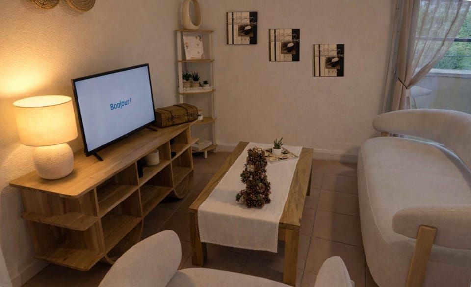 Living room, Seating area, internet