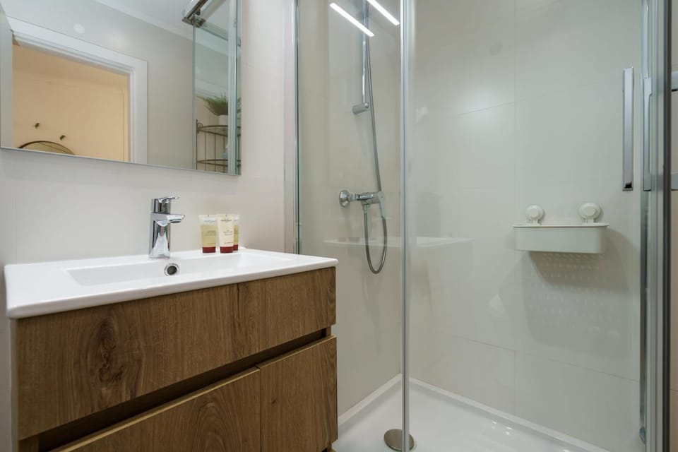Shower, Bathroom