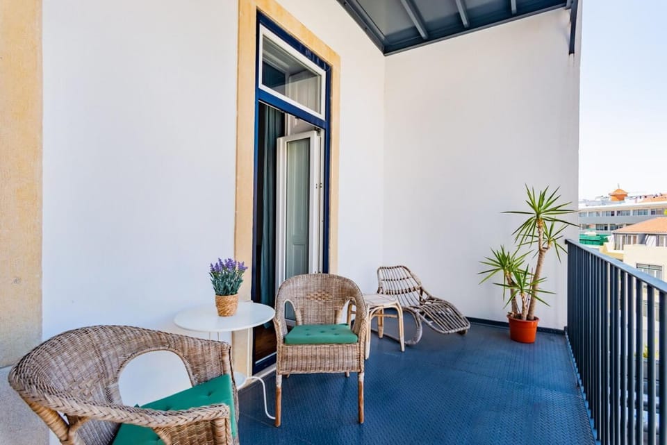 Conde 3BDR Luxury with Balcony Apartment in Lisbon