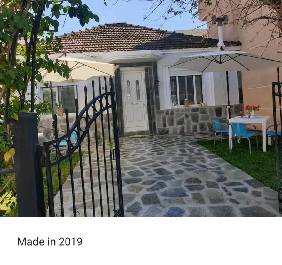 Dimitri's house House in Nea Peramos