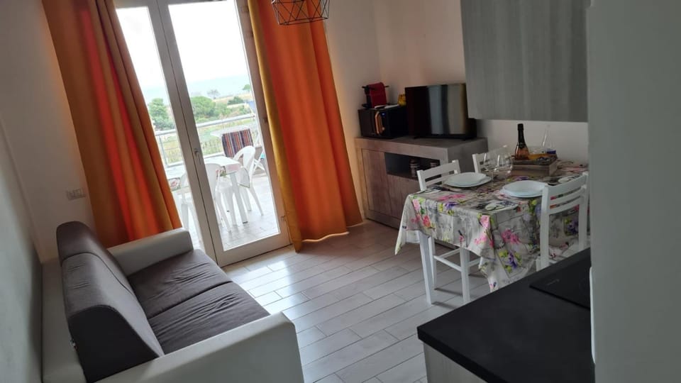 TV and multimedia, Living room, Dining area