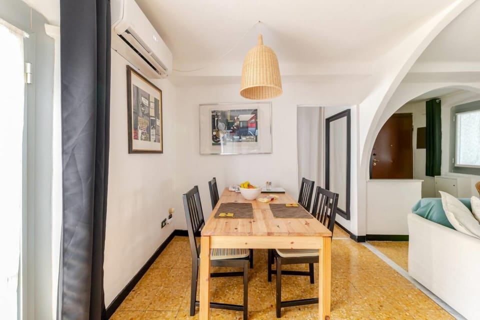 Dining area, Lunch