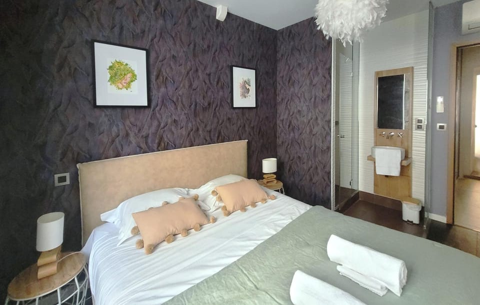 L'Eau Vive Jacuzzi et Sauna en vieille ville 5 Apartment in Annecy