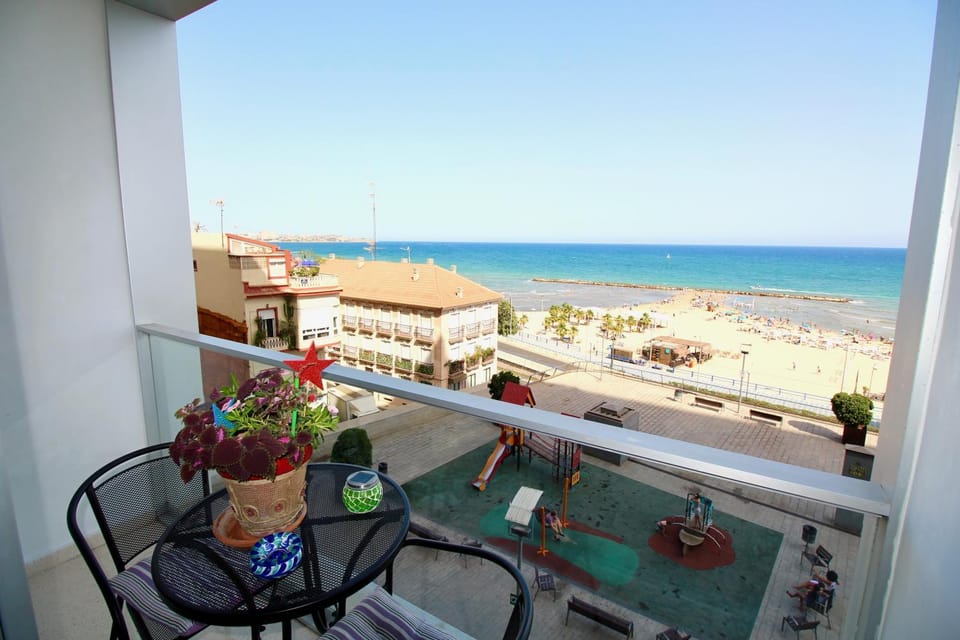 Communal lounge/ TV room, Day, View (from property/room), Balcony/Terrace, Beach, Sea view