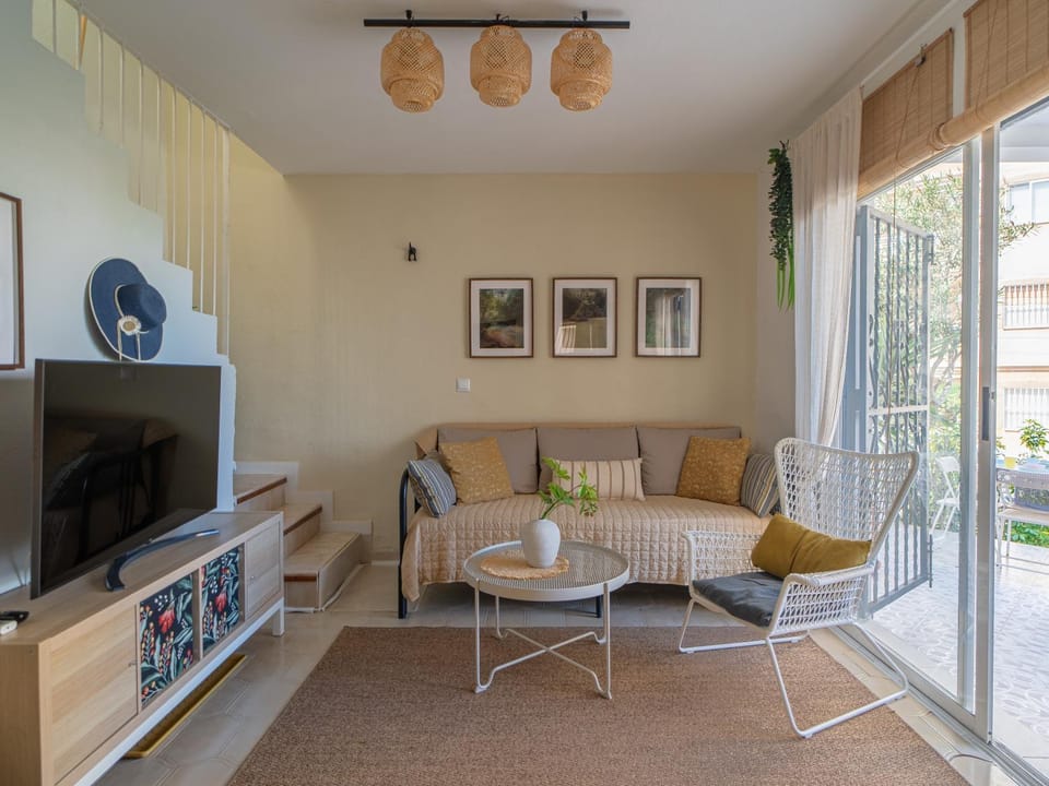 TV and multimedia, Living room, Seating area