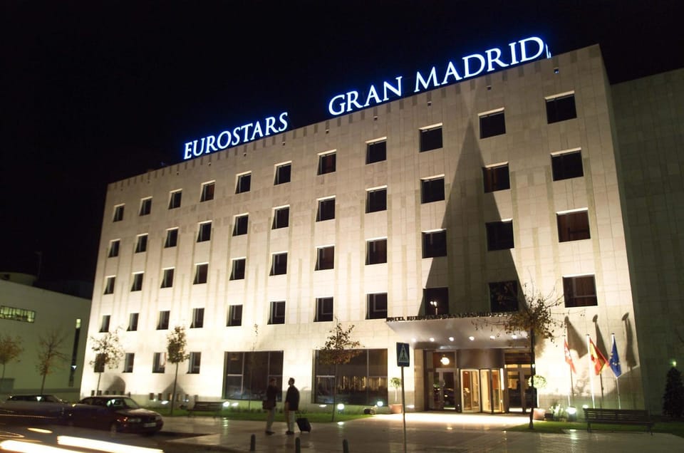 Property building, Facade/entrance, Off site, Night