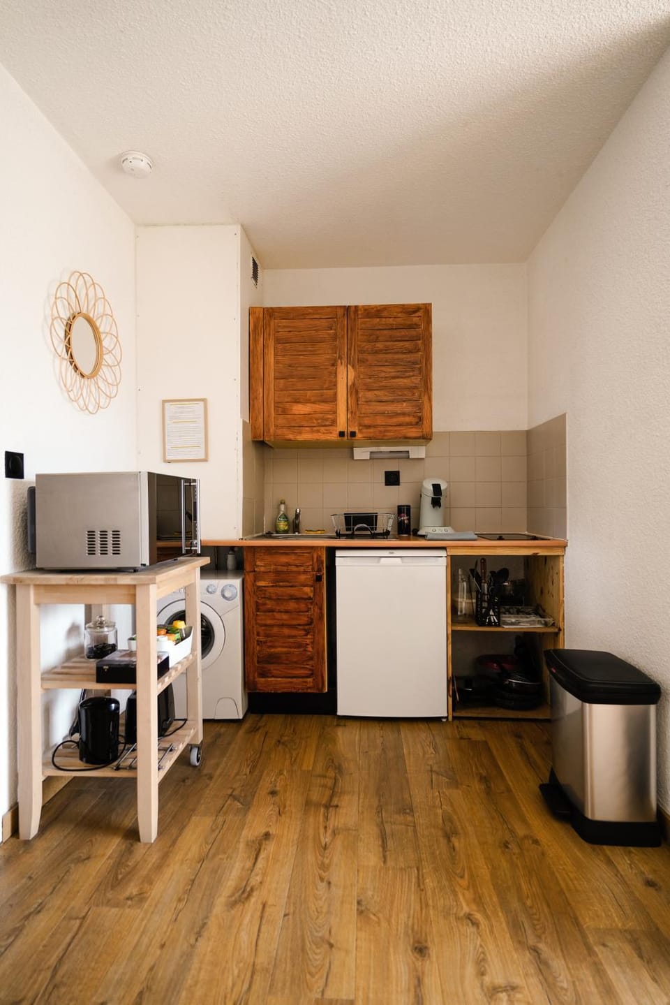 Coffee/tea facilities, Kitchen or kitchenette, stove, toaster