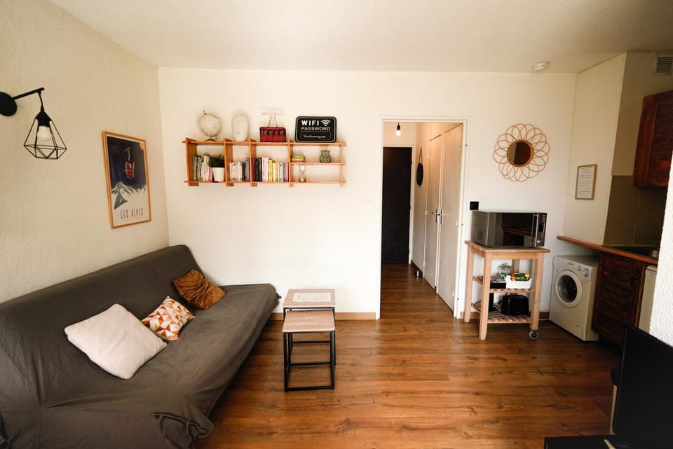 Appartement très calme 2 chambres avec parking et jardin privé sur les hauteurs de Briançon Apartment in Briançon