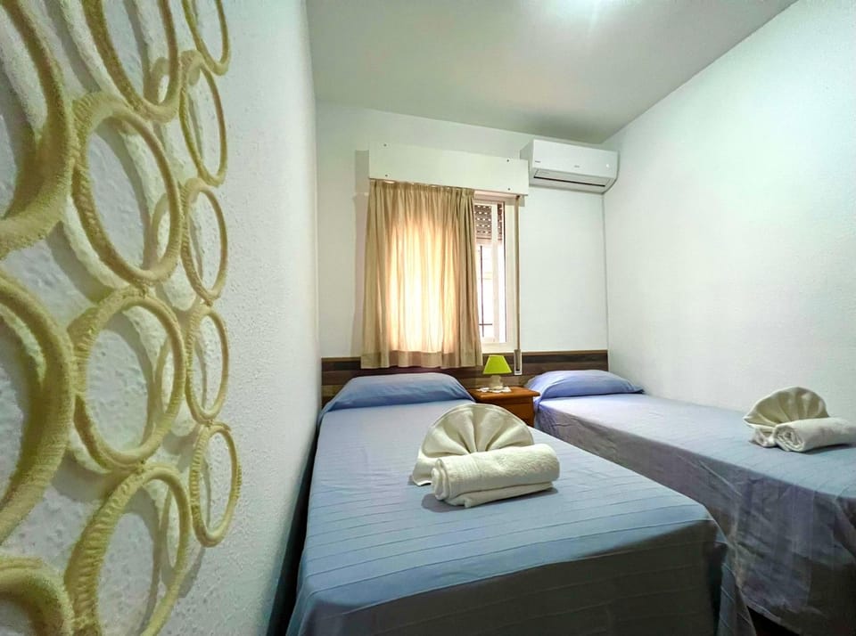 Bed, Bedroom, towels, air conditioner