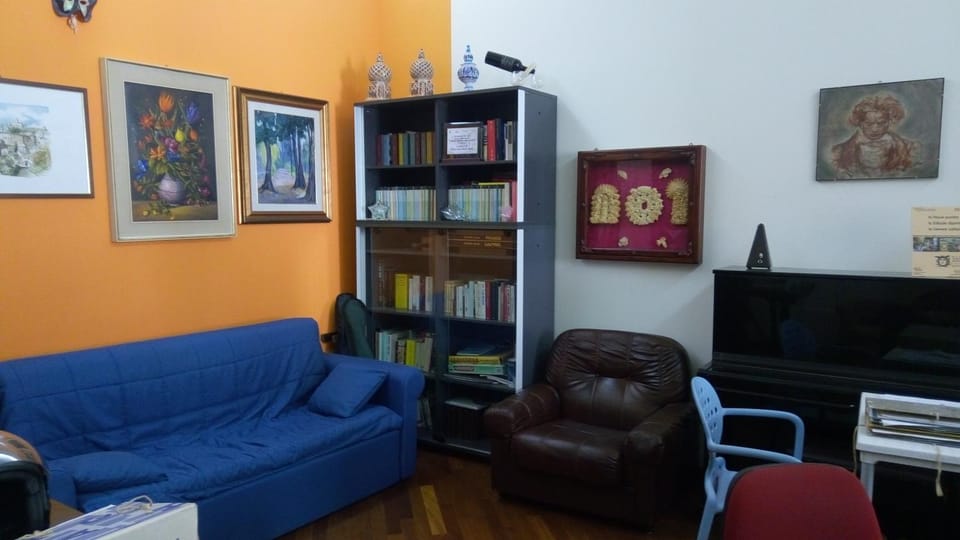 Library, Internal: Not applicable to any particular room