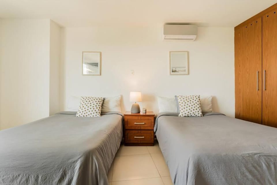 Bed, Photo of the whole room, Bedroom, air conditioner
