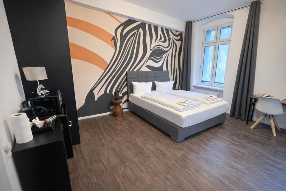 Bed, Coffee/tea facilities, Bedroom, microwave