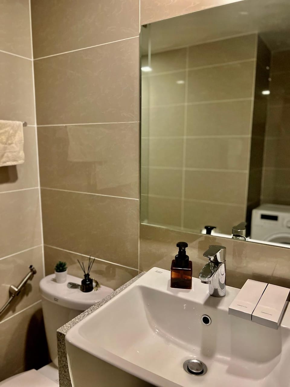 Lovely 1 Bedroom City View in Uptown BGC Apartment hotel in Makati