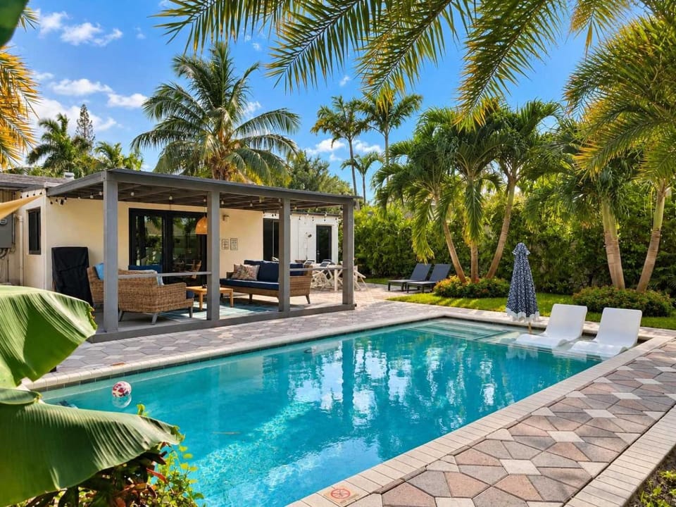 Walk 2 Wilton! Heatd Pool & 10 min to Bch Las Olas House in Wilton Manors