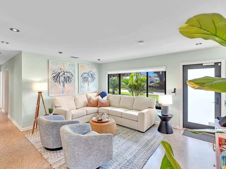 Walk 2 Wilton! Heatd Pool & 10 min to Bch Las Olas House in Wilton Manors