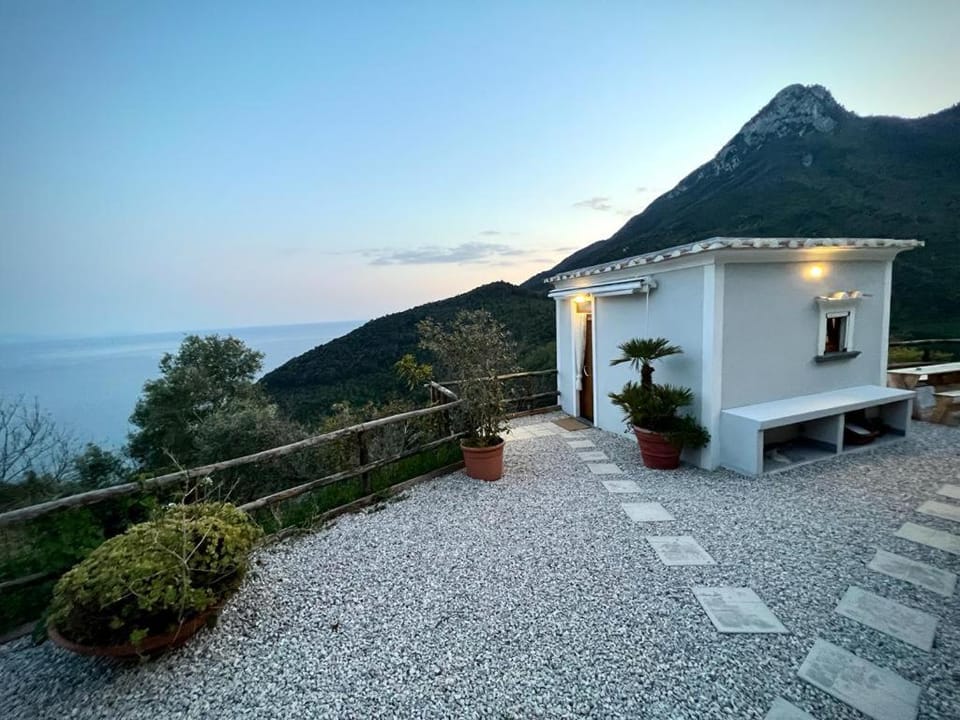 Amalfi Coast - Mini Cottage vista mare con giardino House in Campania