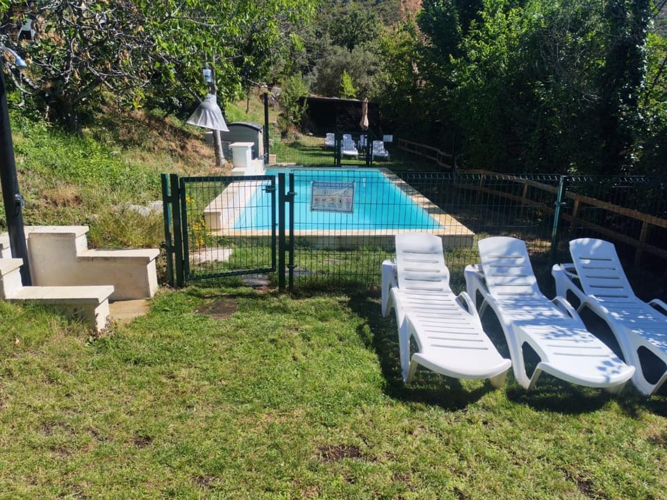 Las Peonías Casa Rural Chalet in Community of Madrid