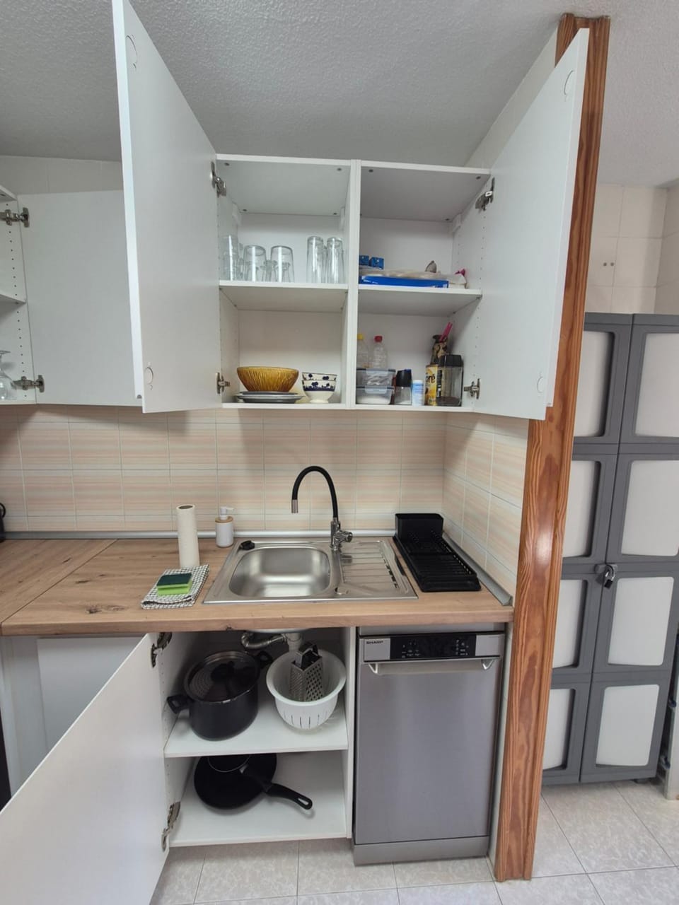 microwave, stove, kitchen, kitchen
