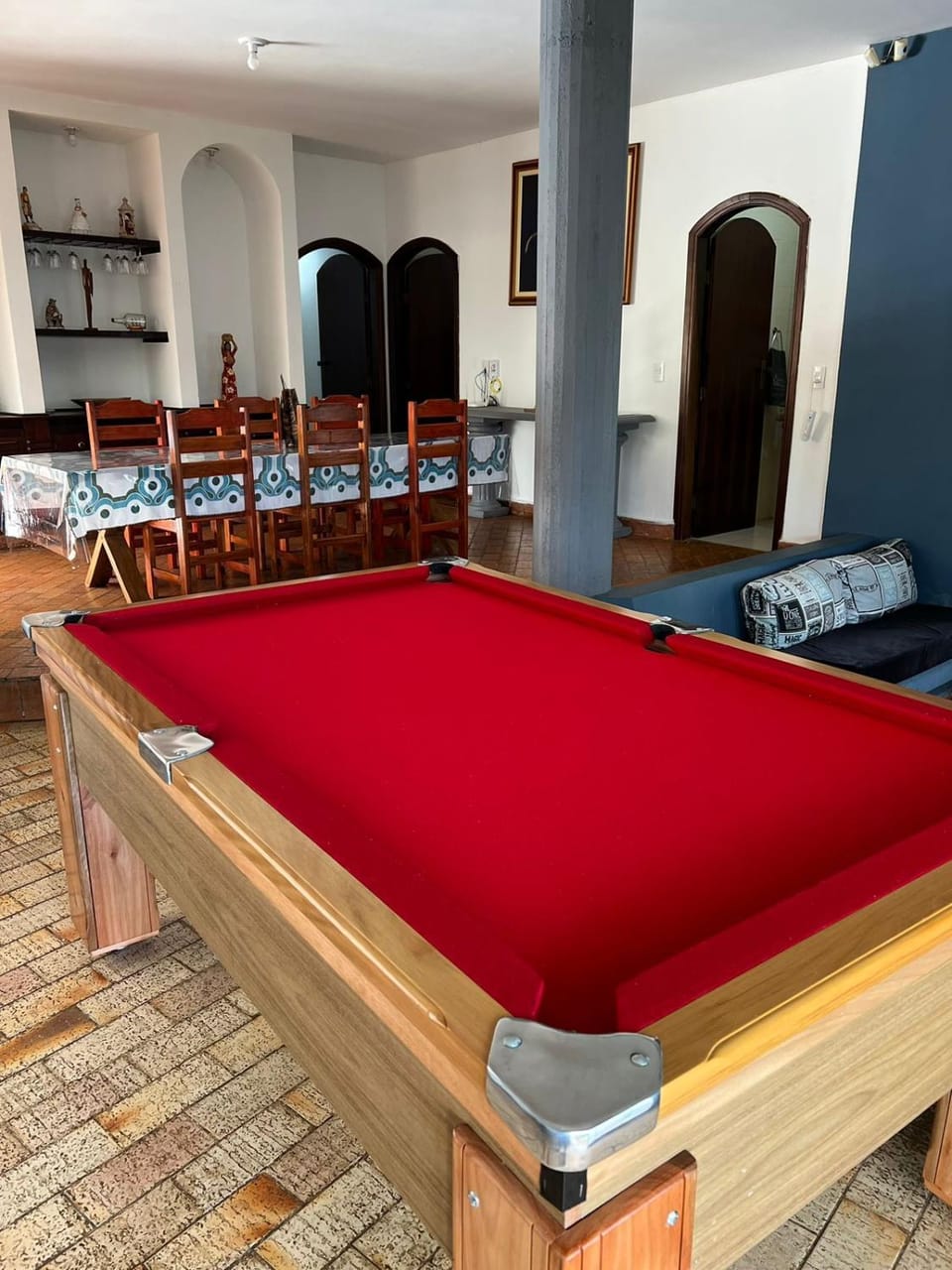 Billiard, Game Room